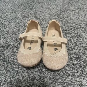 Olive & Edie Sparklie Toddler Size 4 Shoes
